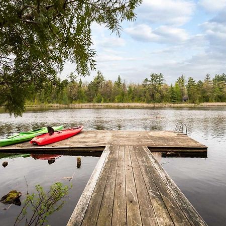 Luxe Riverfront Lodge With Kayaks - By Torch Lake! Rapid City Exterior photo