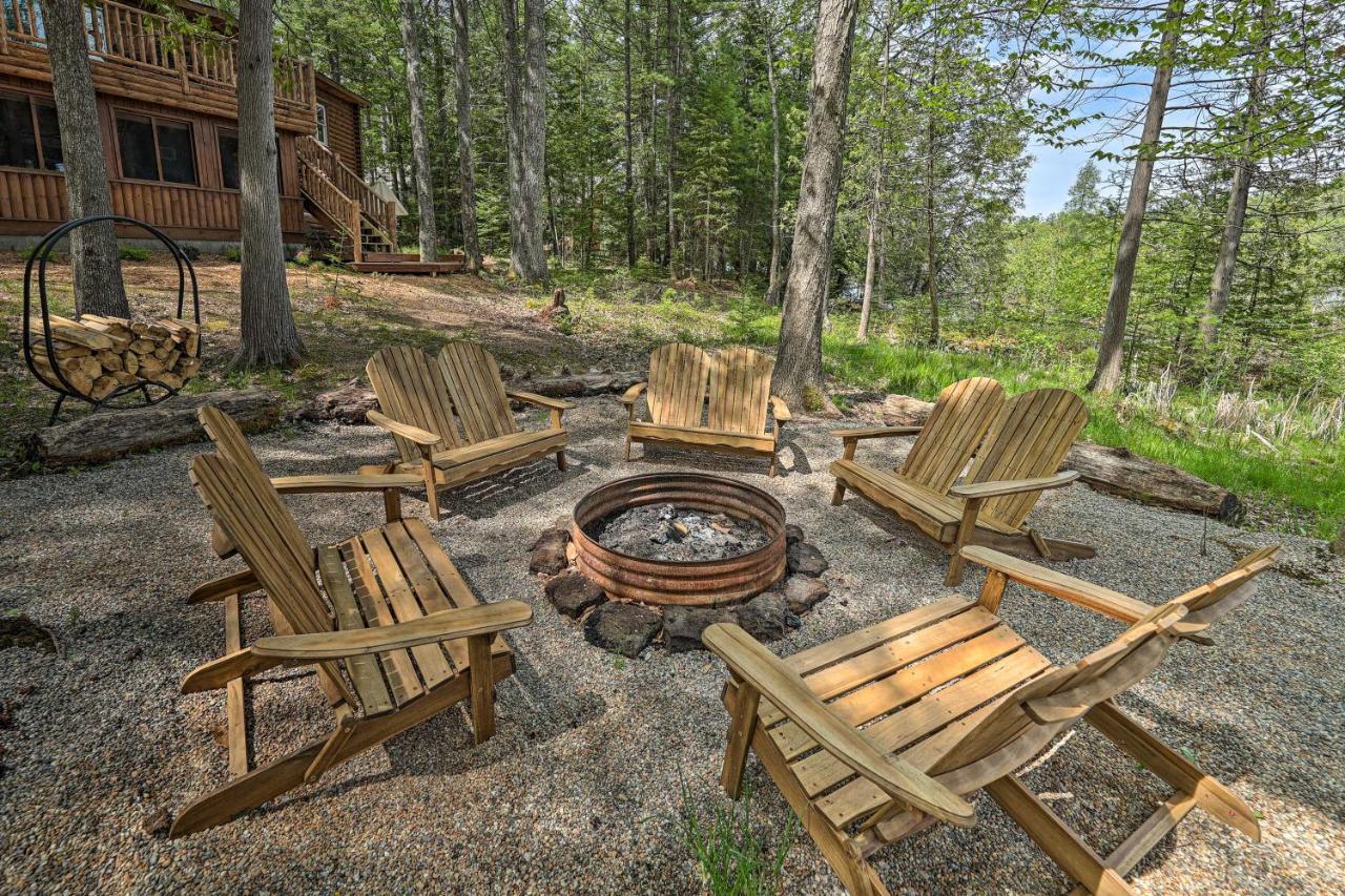 Luxe Riverfront Lodge With Kayaks - By Torch Lake! Rapid City Exterior photo